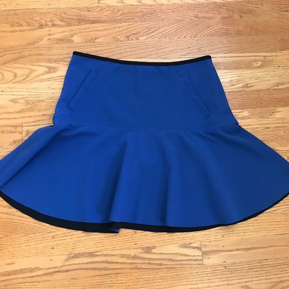 Lululemon flare skirt with pockets - Picture 8 of 8